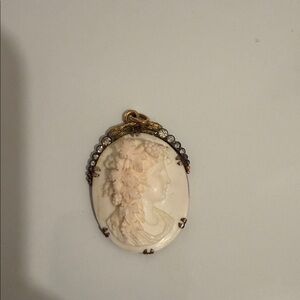 Pendant Necklace with natural diamonds